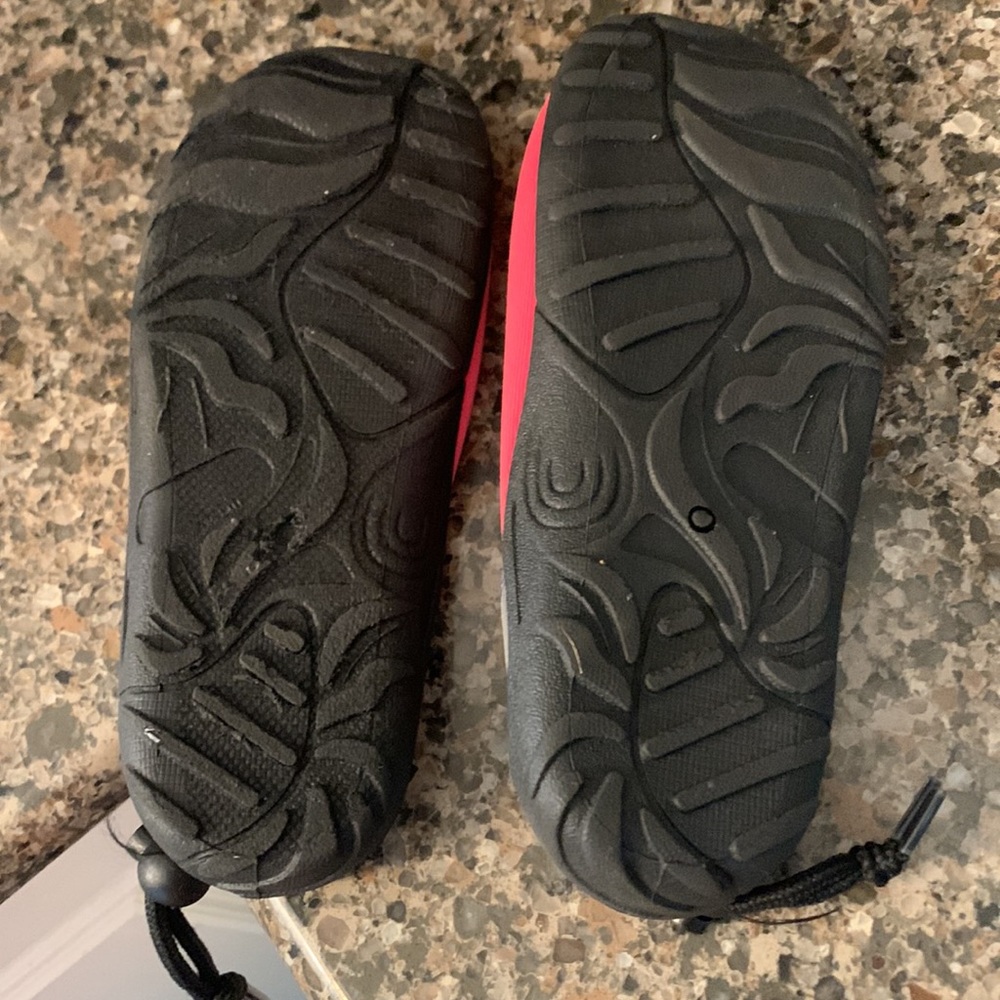 Water shoes - Picture 2 of 4